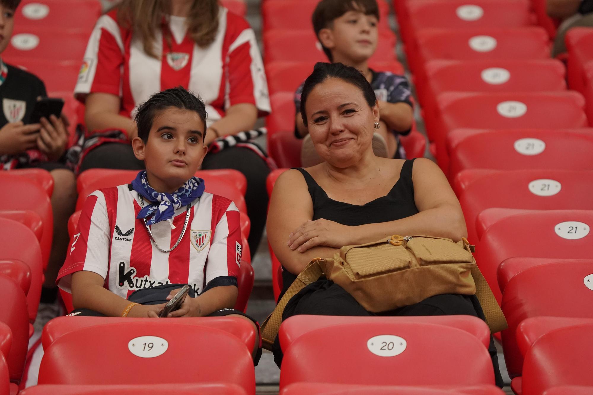 En imágenes: ¿Has estado en San Mamés viendo el Athletic-Sevilla? Búscate en nuestra galería
