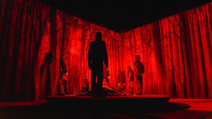 Led Silhouette defiende el cuerpo como el último territorio