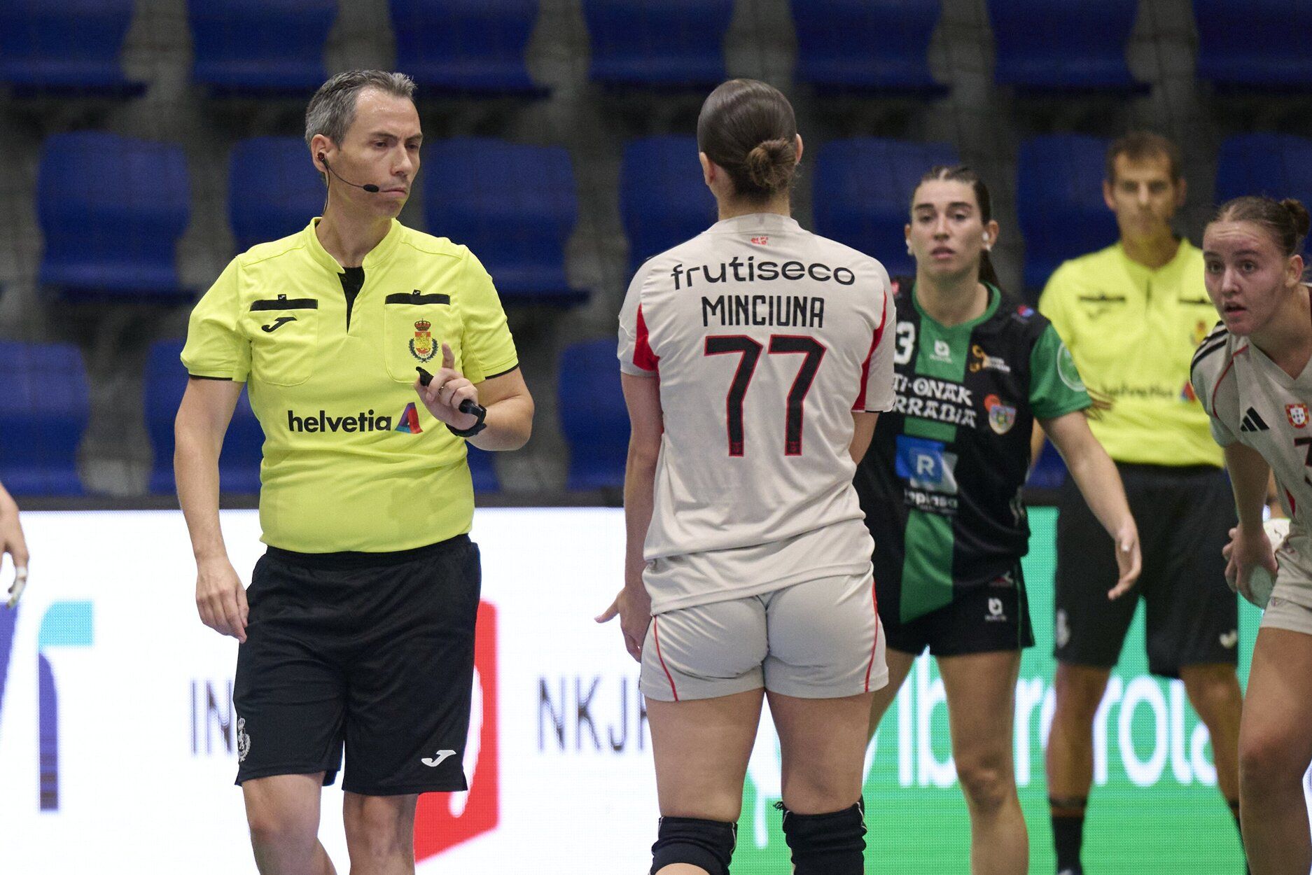 Fotos de las semifinales de la Supercopa Ibérica de balonmano en Anaitasuna