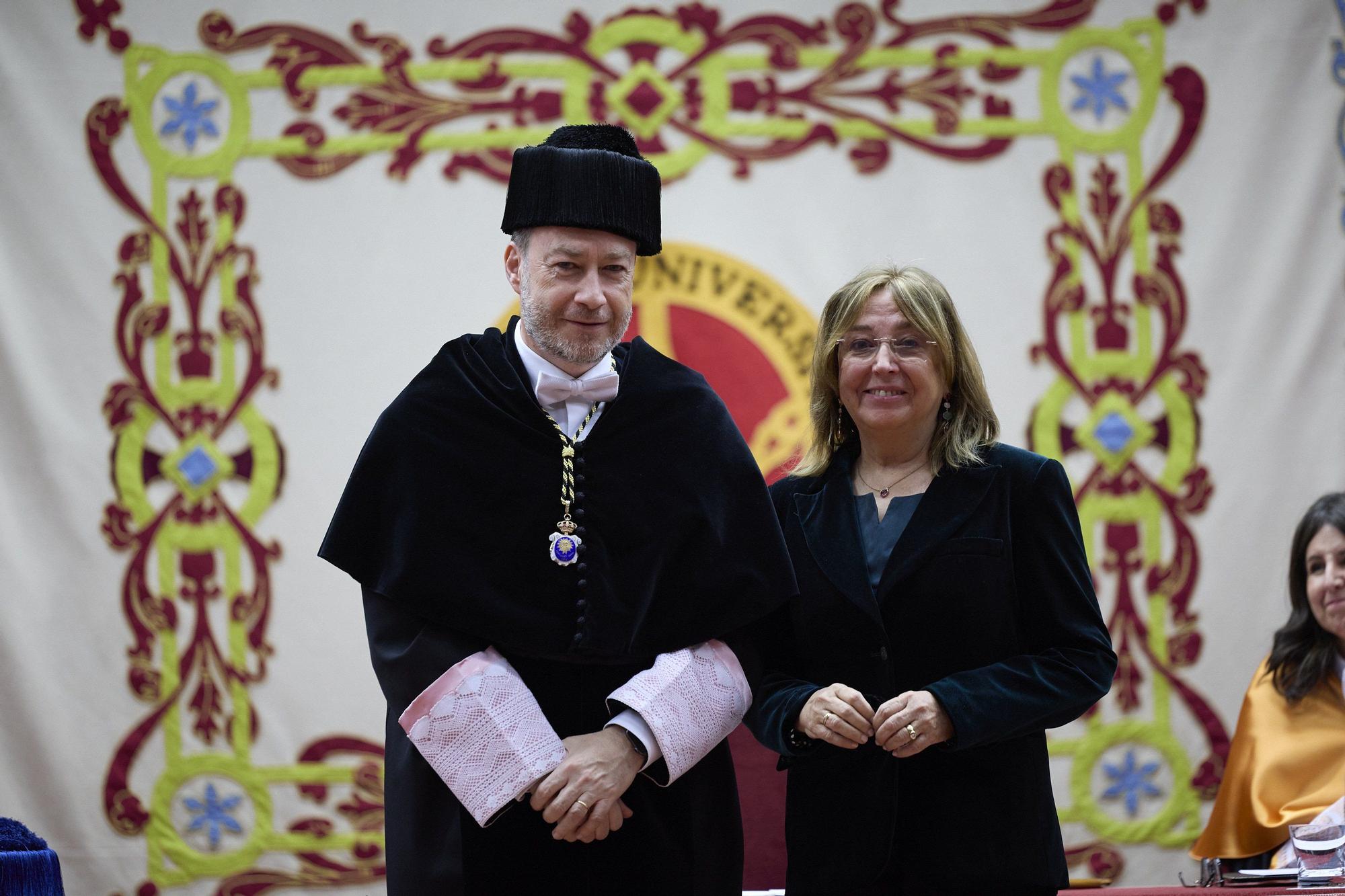 Fotos del homenaje de la UPNA a las personas que llevan 25 años trabajando en la Universidad