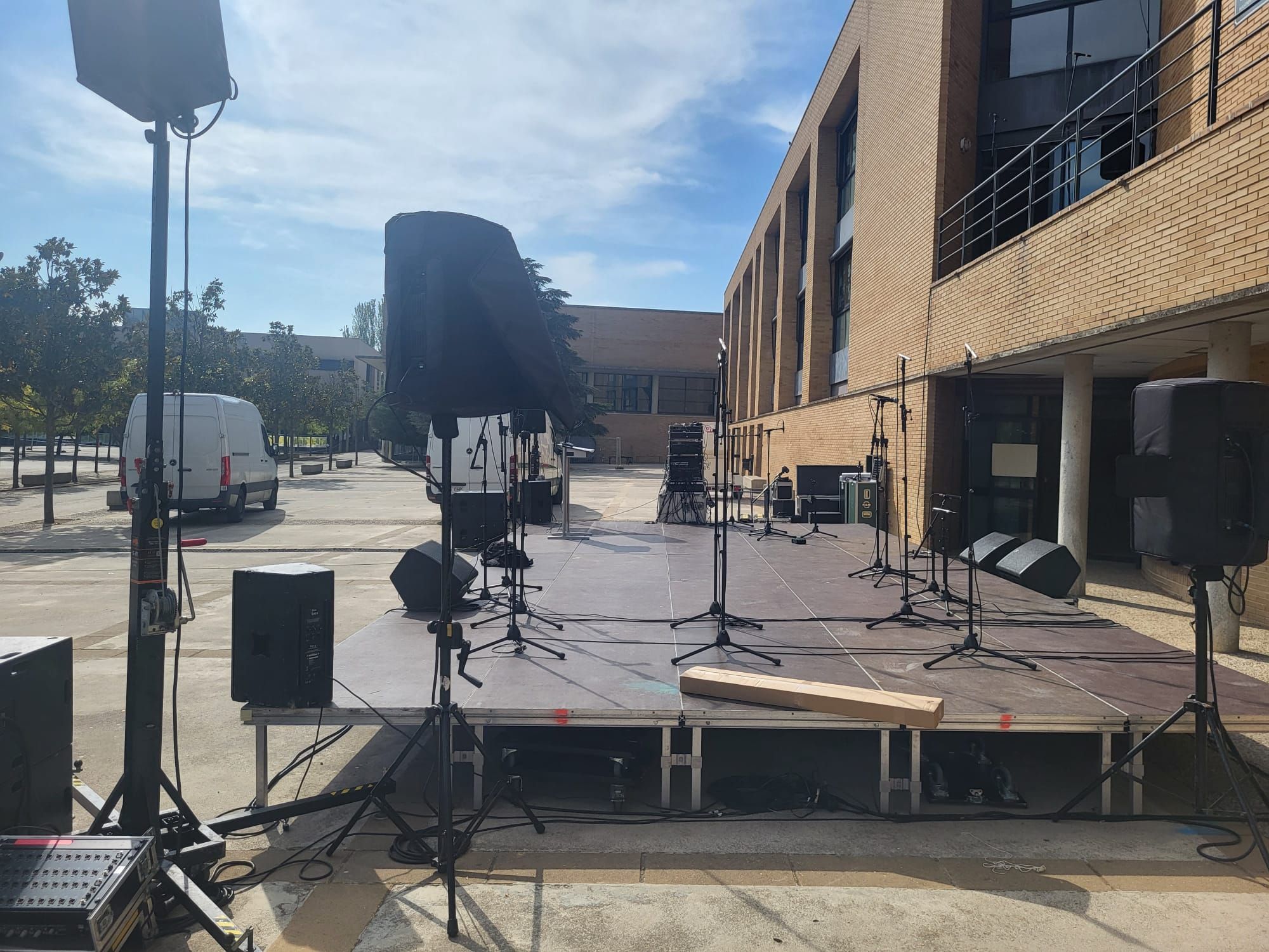 FOTOS | Preparativos del Nafarroa Oinez 2025 en Villava - Atarrabia