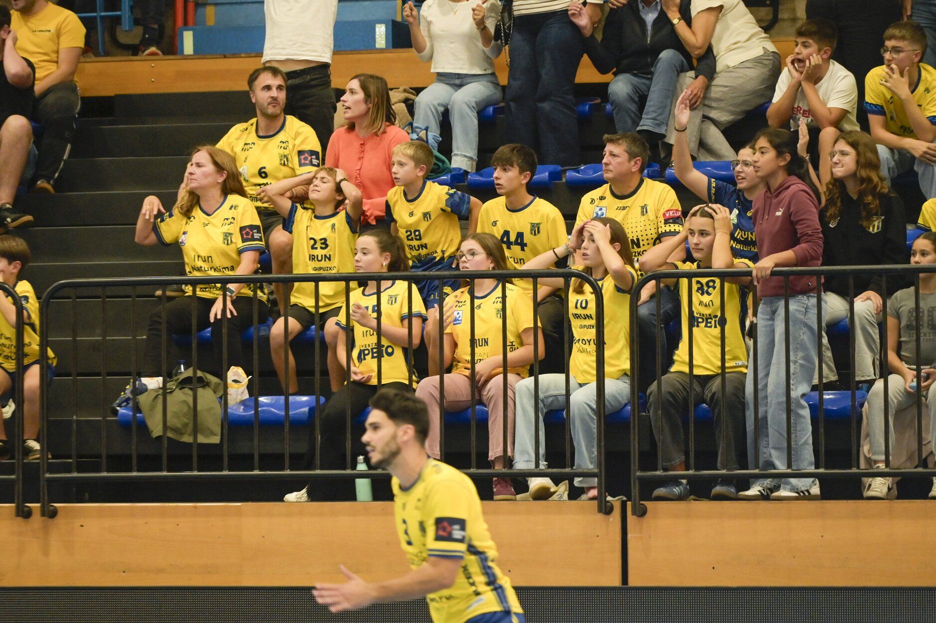 La afición del Irudek Bidasoa Irun, en un partido en Artaleku