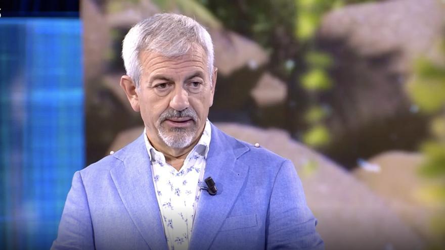Carlos Sobera obligado a frenar las acusaciones de la novia de Kiko Matamoros a ‘Supervivientes’