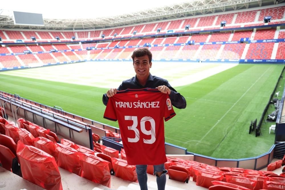 Presentación Manu Sánchez como jugador de Osasuna