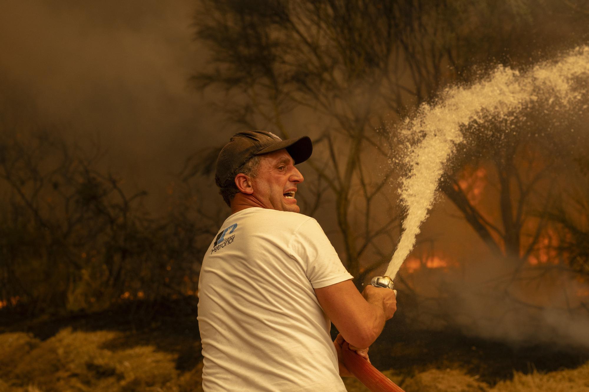 Semana negra de incendios: Cuatro muertos y 120.000 hectáreas quemadas