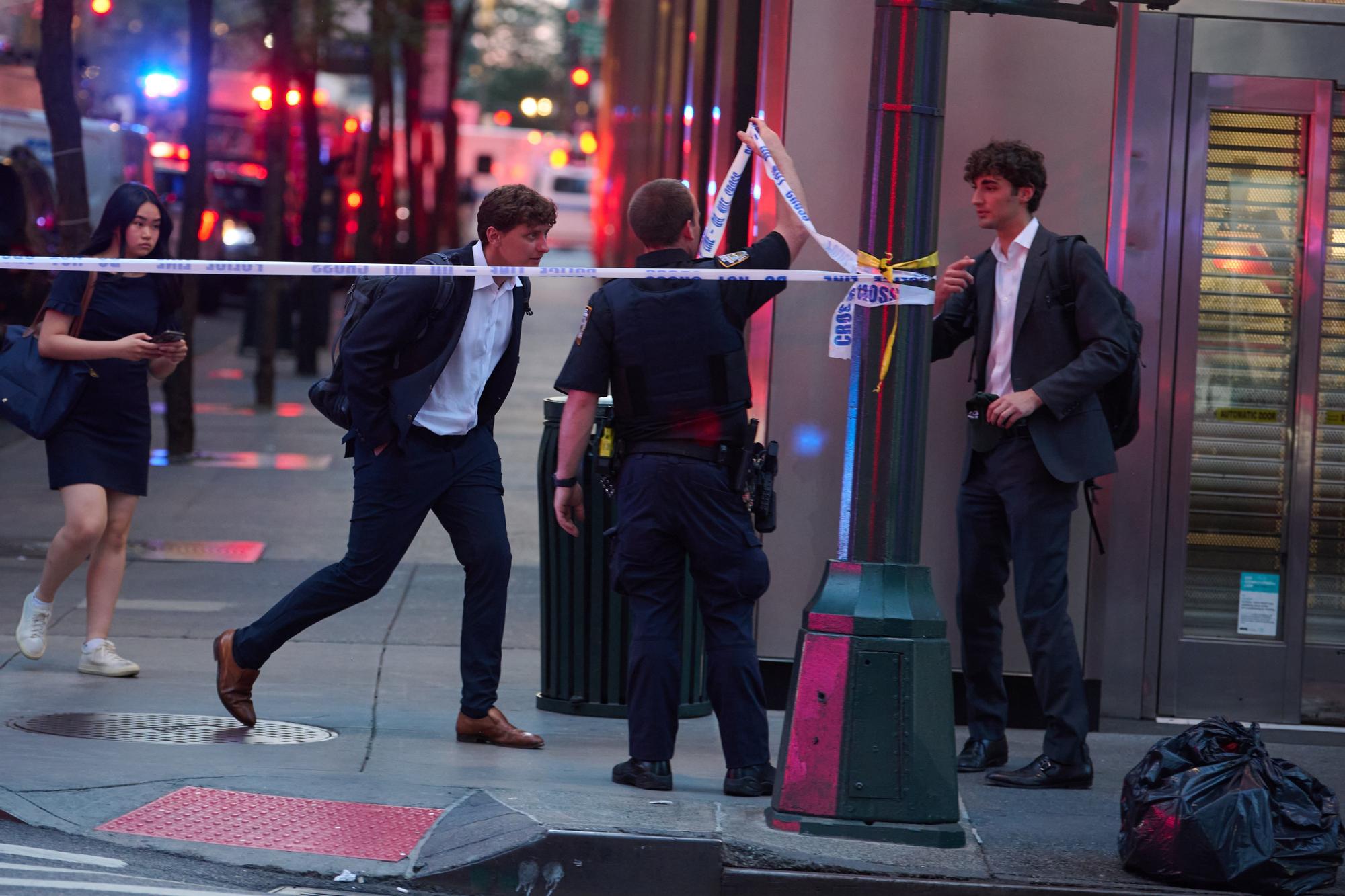 El dispositivo policial desplegado en Nueva York durante la alerta por el tiroteo.