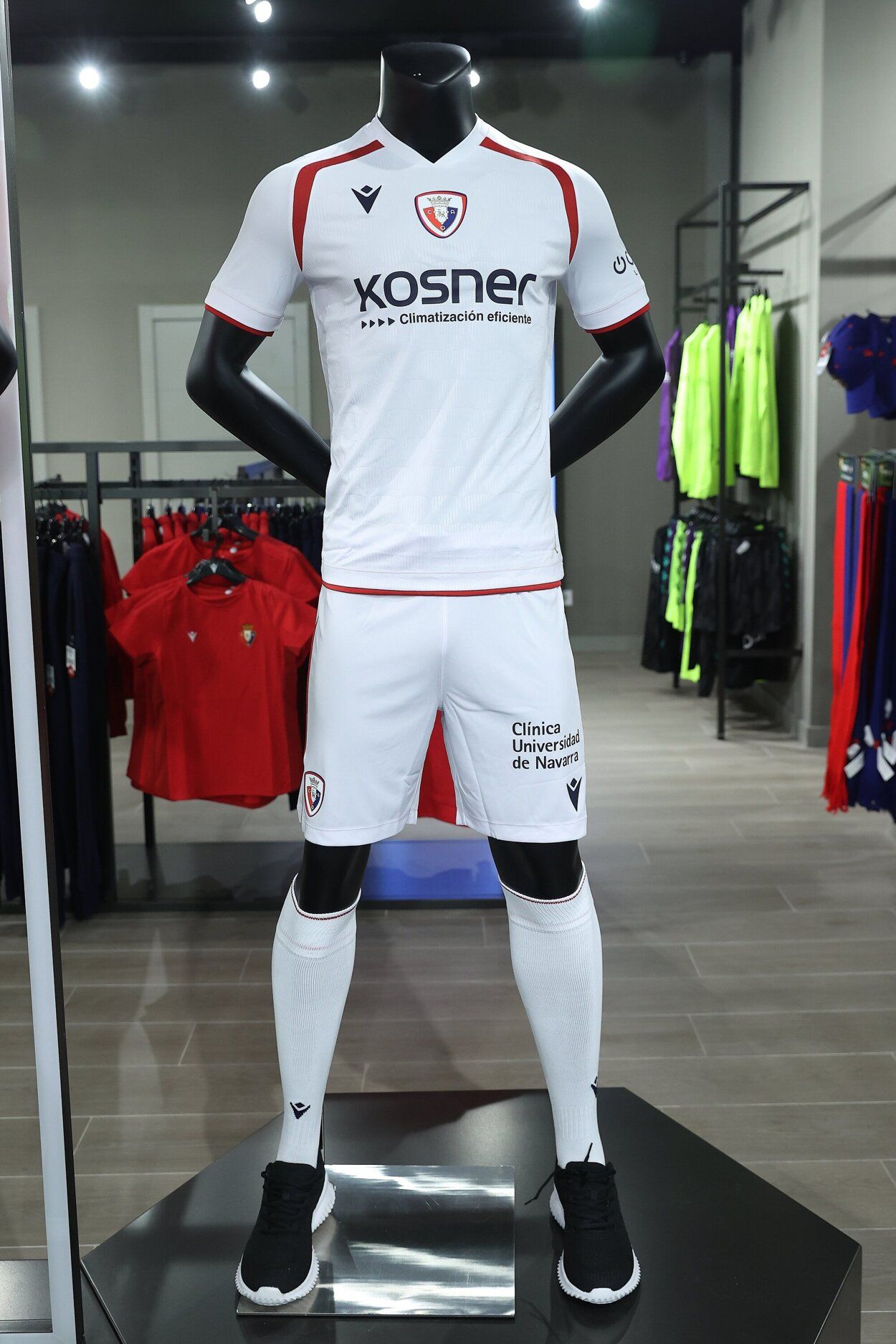 Fotos de la tercera equipación de Osasuna
