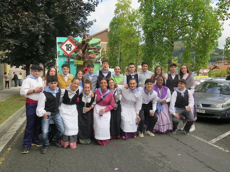 El desfile de la Euskal Jaia de Urretxu, en imágenes