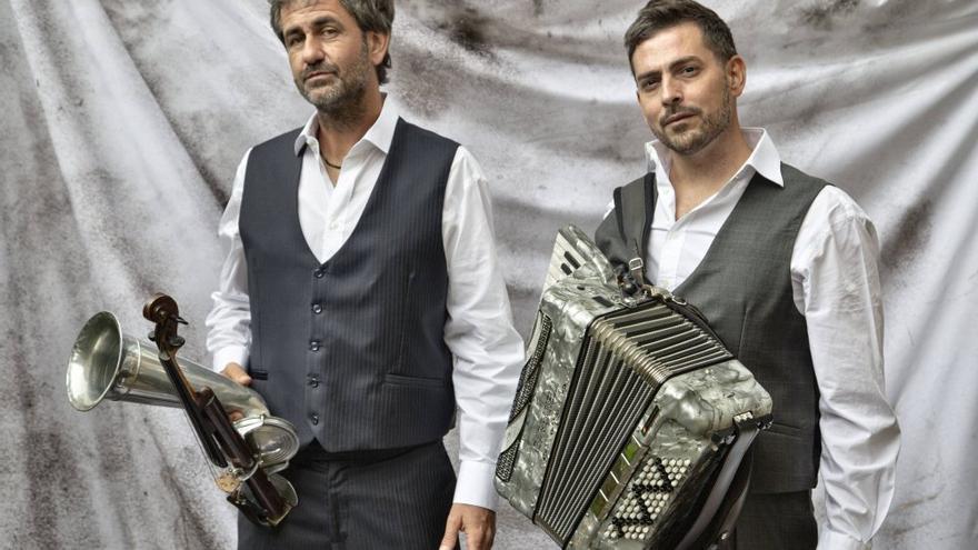 El dúo burgalés de música popular Fetén Fetén.
