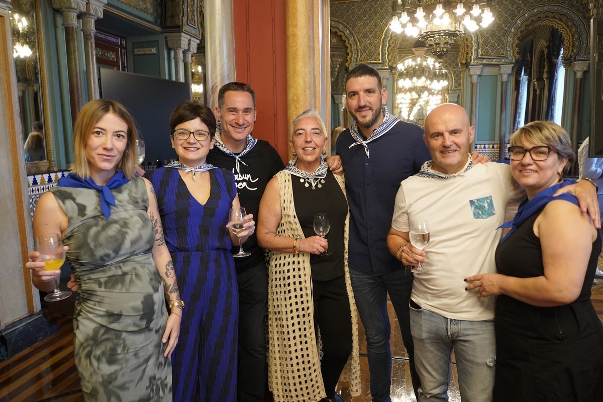 Recepción a la sociedad bilbaina en el Ayuntamiento de Bilbao