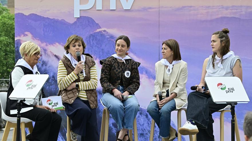 Un siglo abriendo camino a la igualdad: "Si alguien tiene que proponer a una mujer para futura Lehendakari, tiene que ser el PNV"