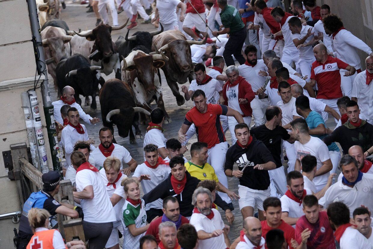 San Fermín | Sexto encierro, con los Jandilla, tramo del Ayuntamiento (Iban Aguinaga)