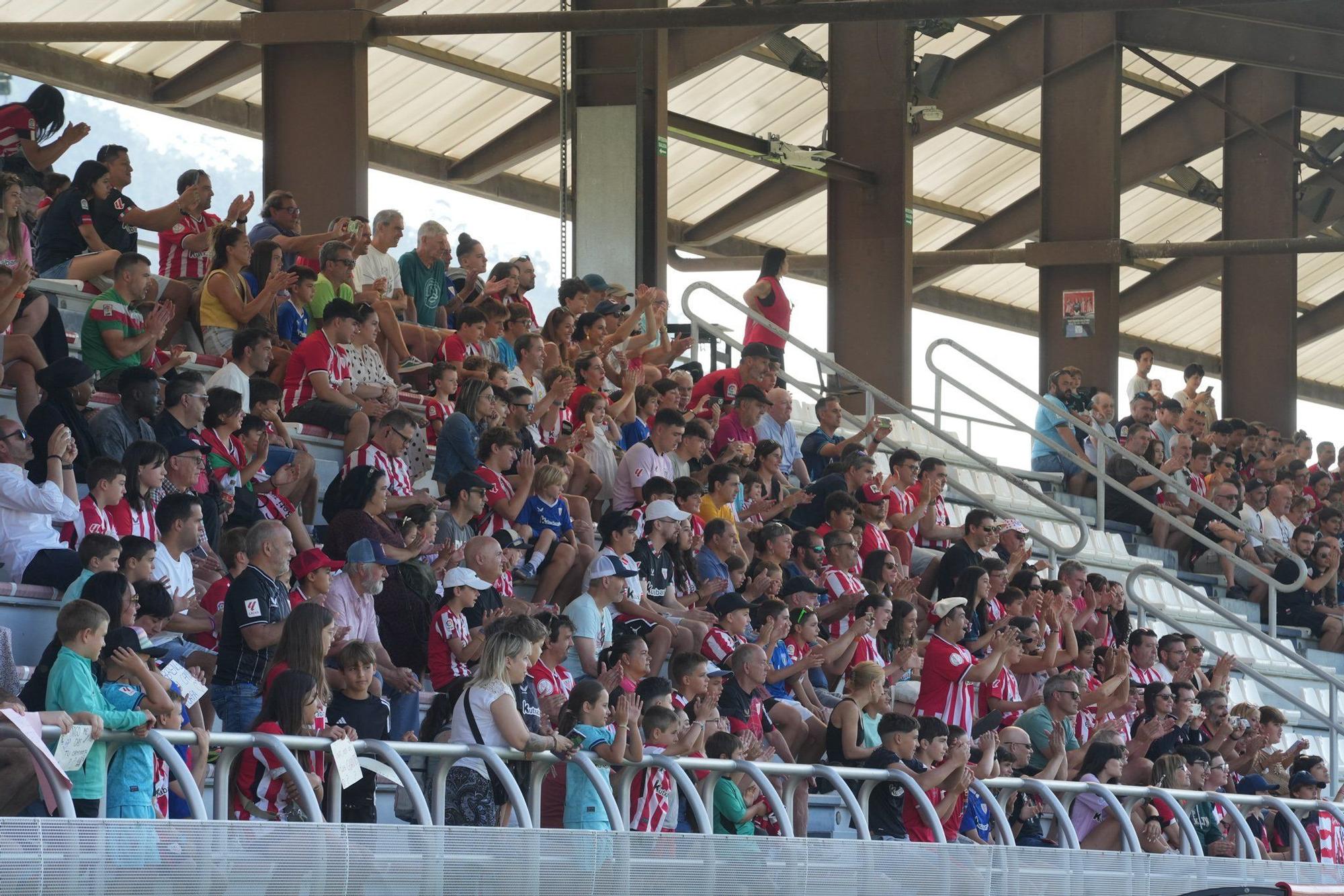 2.500 seguidores arropan al Athletic en Lezama