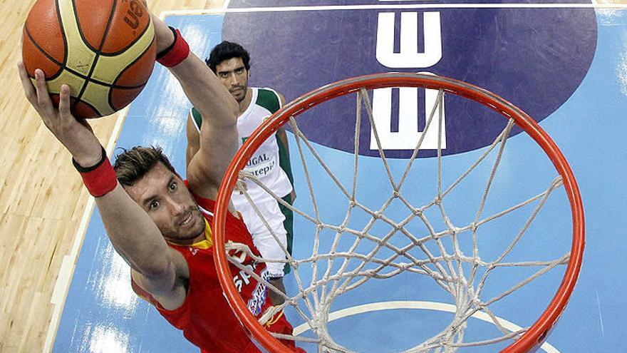 España gana pero necesita a Pau Gasol y Navarro (73-87)