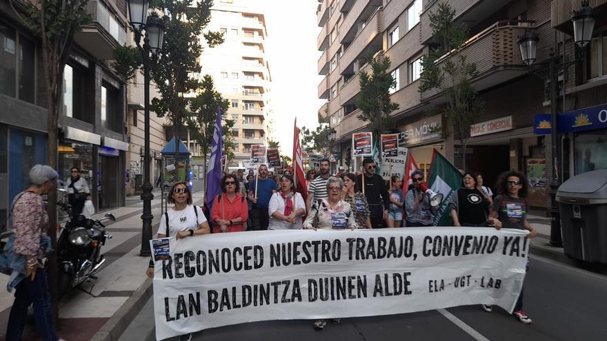 Manifestación de las trabajadoras de residencias de Tudela