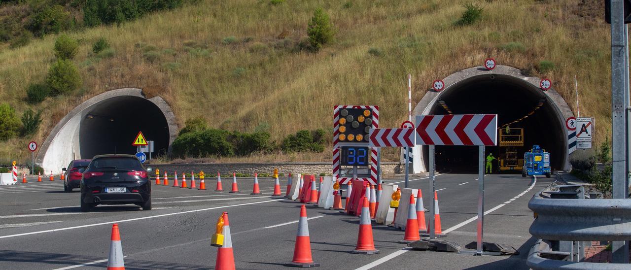 4,39 millones para renovar el firme de la Ronda de Pamplona, los túneles de Ezkaba y la A-68