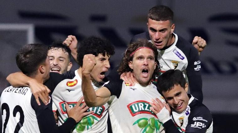 Alayeto y compañía celebrando el gol agónico contra el Gernika