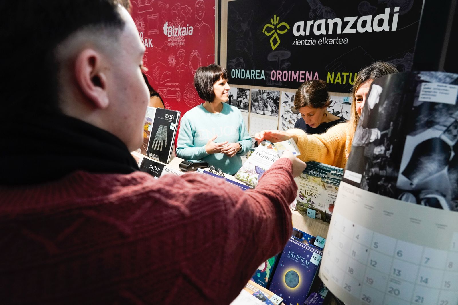 En imágenes: colas para acceder a una Durangoko Azoka a reventar