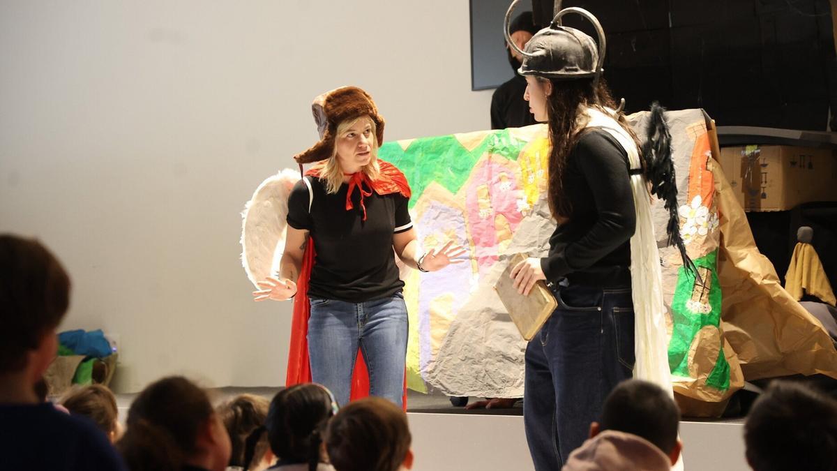 Txontxongilo Eszena culminó el pasado viernes en el campus de Deusto, donde los alumnos ofrecieron representaciones para escolares de Mundaiz Ikastetxea.