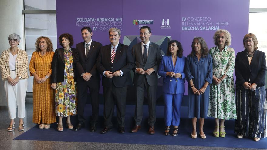 El 72% de la brecha es por la jornada parcial: las mujeres trabajan 152 horas menos al año