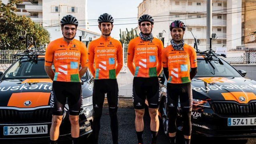 El Euskaltel-Euskadi carga las pilas al sol