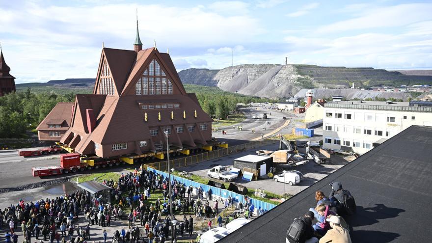 Suecia traslada una simbólica iglesia por el peligro de derrumbe ante la expansión de las actividades mineras