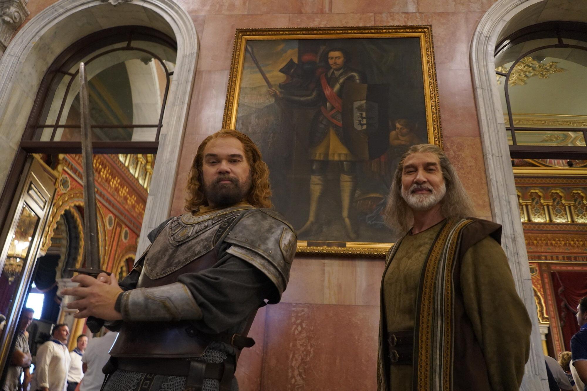 Lord Percy (Josean Moreno), don Diego López de Haro y el conde de Shiring (Alberto Vázquez). Los pilares de la tierra y de Bilbao.