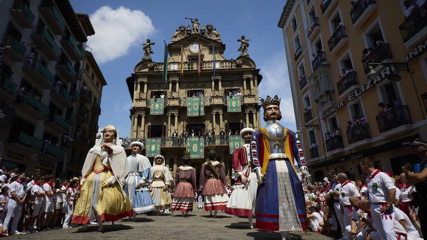 Nuevas acreditaciones de San Fermín para cubrir el Txupinazo Txiki y la despedida de gigantes