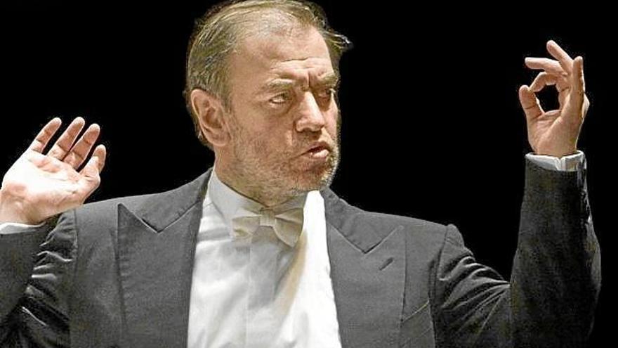 Las orquestas europeas prescinden de Gergiev por su amistad con Putin