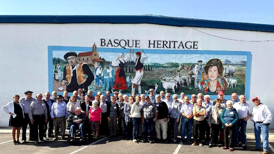 ‘Baztandarren Biltzarra’ en Bakersfield