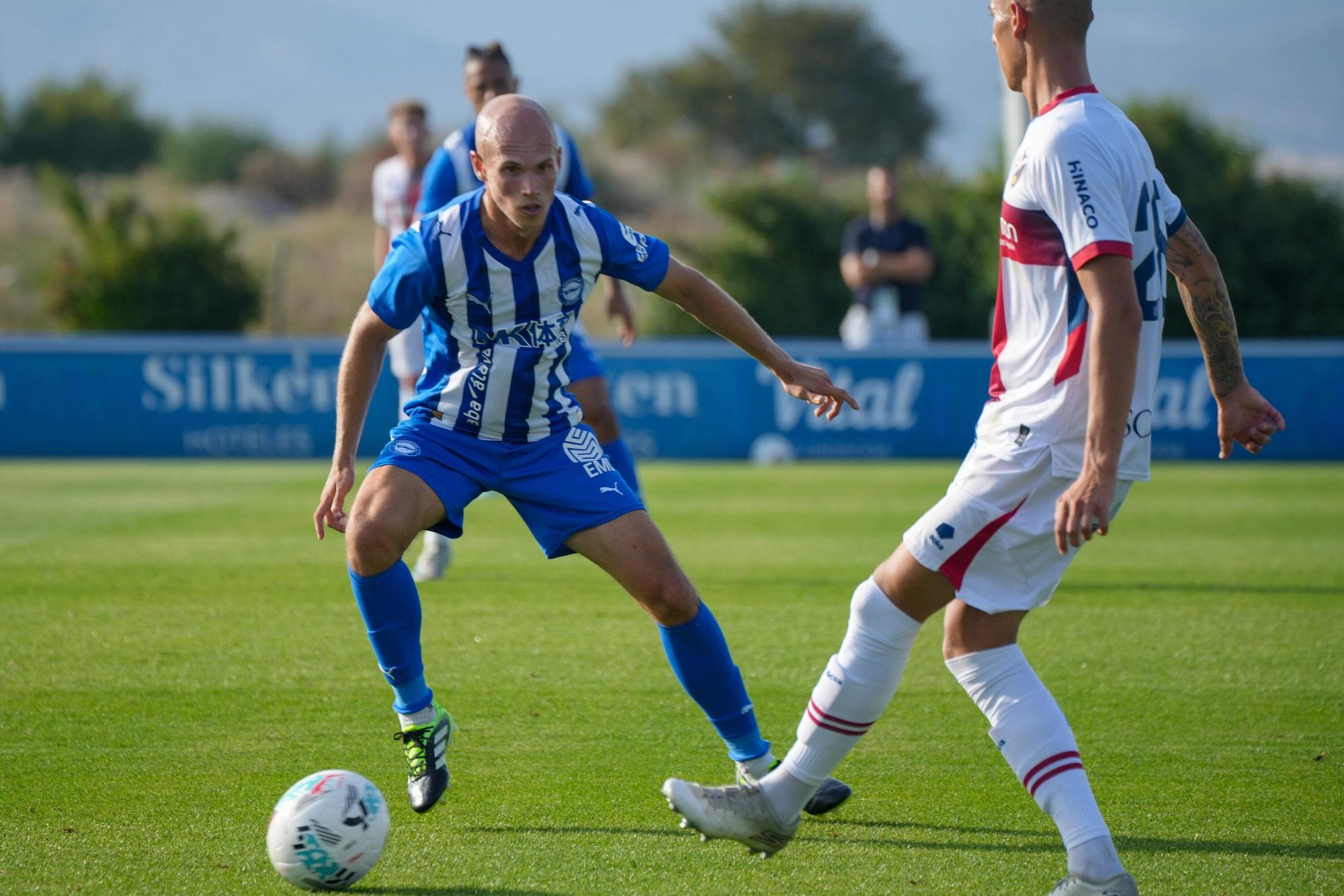 En imágenes: El Alavés pierde contra el Huesca en pretemporada (0-1)