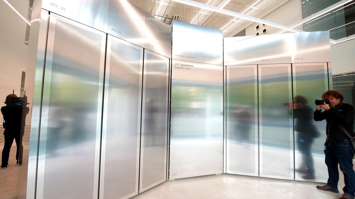 Ordenador Cuántico IBM Quantum System Two instalado en el edificio Innobasque del campus de Donostia
