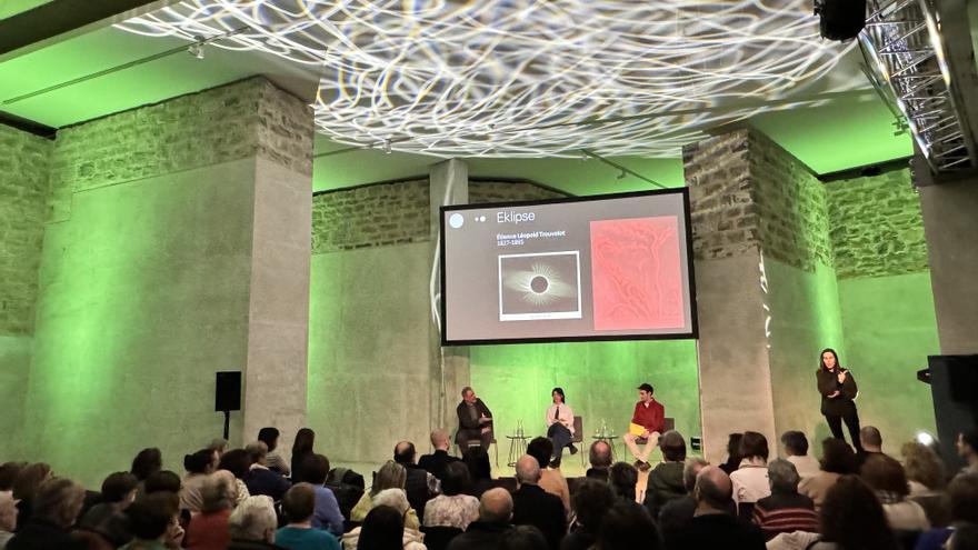 "Los 12 antes del eclipse” analiza el impacto cultural del eclipse y anuncia un debate sobre periodismo científico