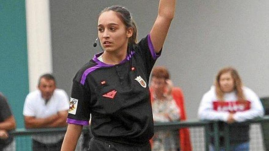 La colegiada navarra Andrea López, durante un partido. Foto: Oskar Montero