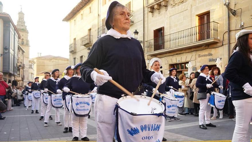 Oion busca cartel anunciador de las fiestas de San Prudencio