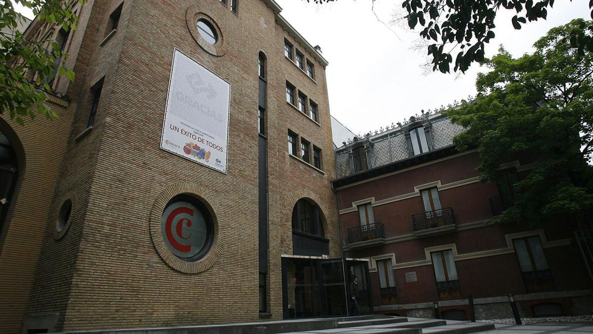 Exterior / fachada de la Cámara Navarra de Comercio e Industria.