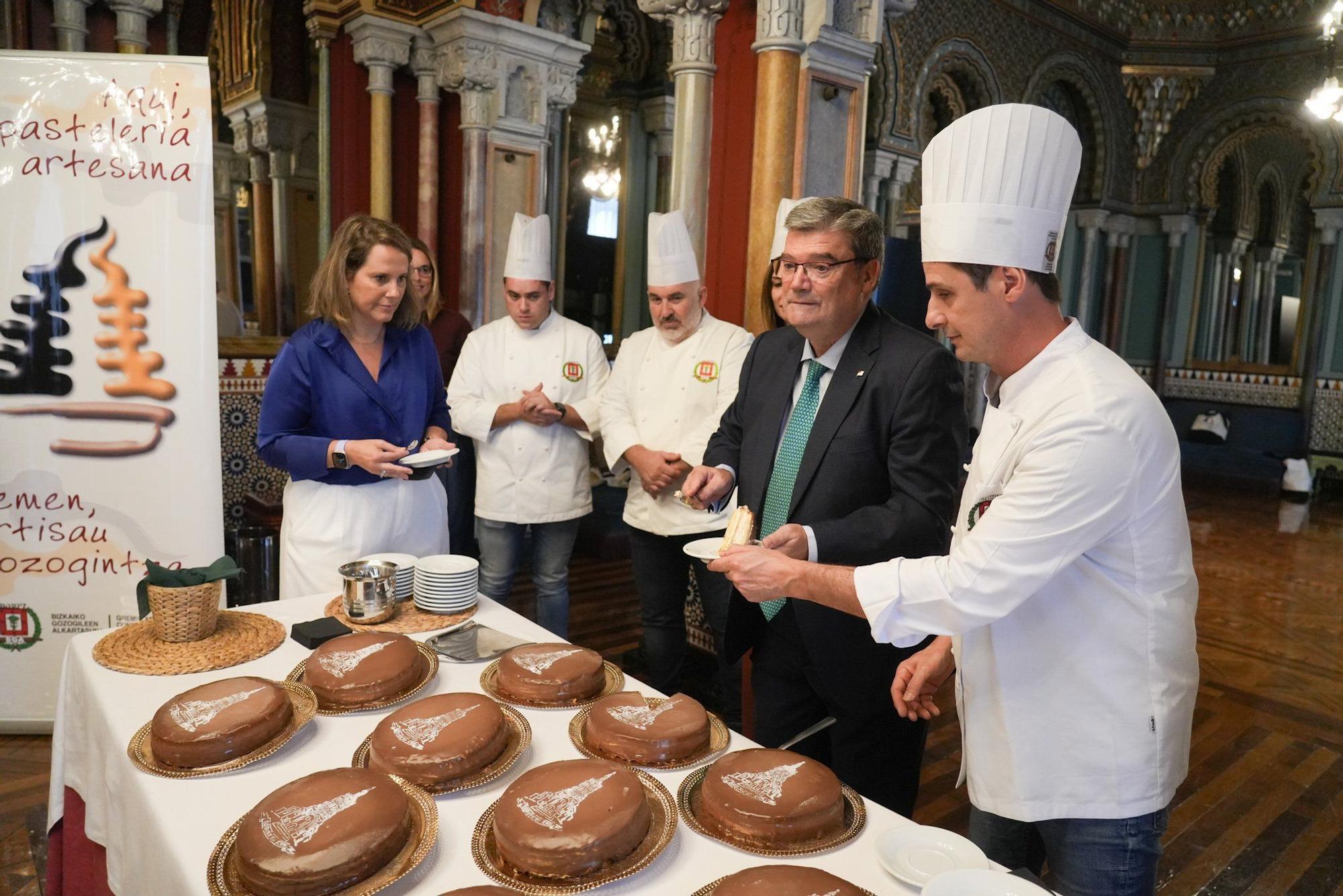 Presentación de la tarta Begoña en Bilbao