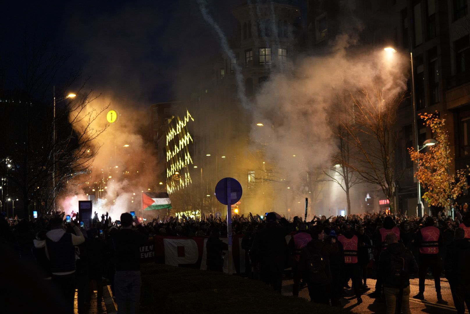 En imágenes: la afición del PSG, rumbo a San Mamés