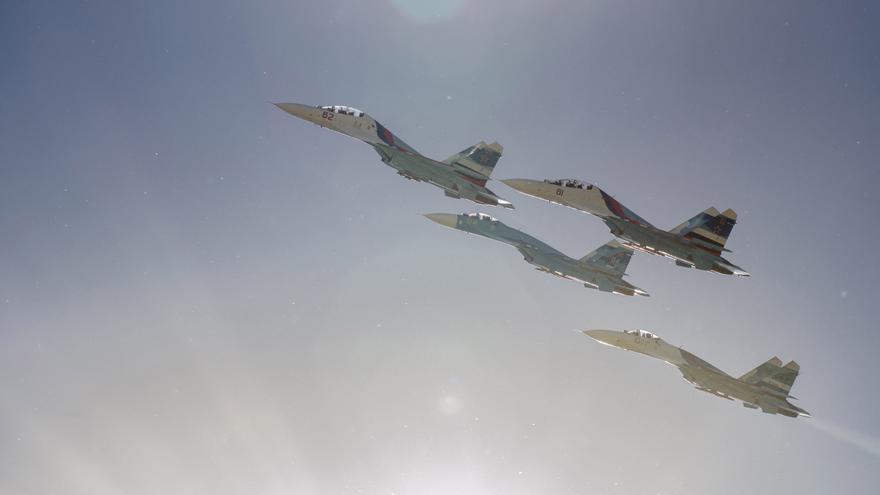 Un avión militar británico, interceptado "peligrosamente" por dos cazas rusos en el mar Negro