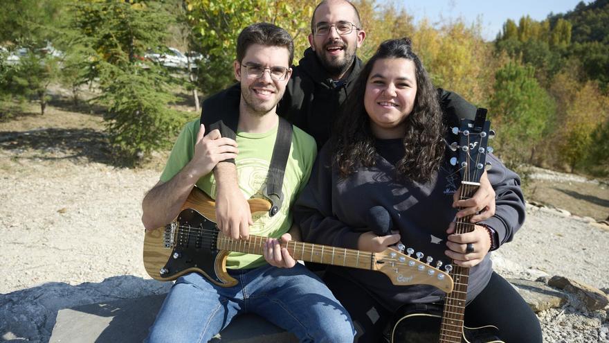 Amistad y música memorialista y festiva