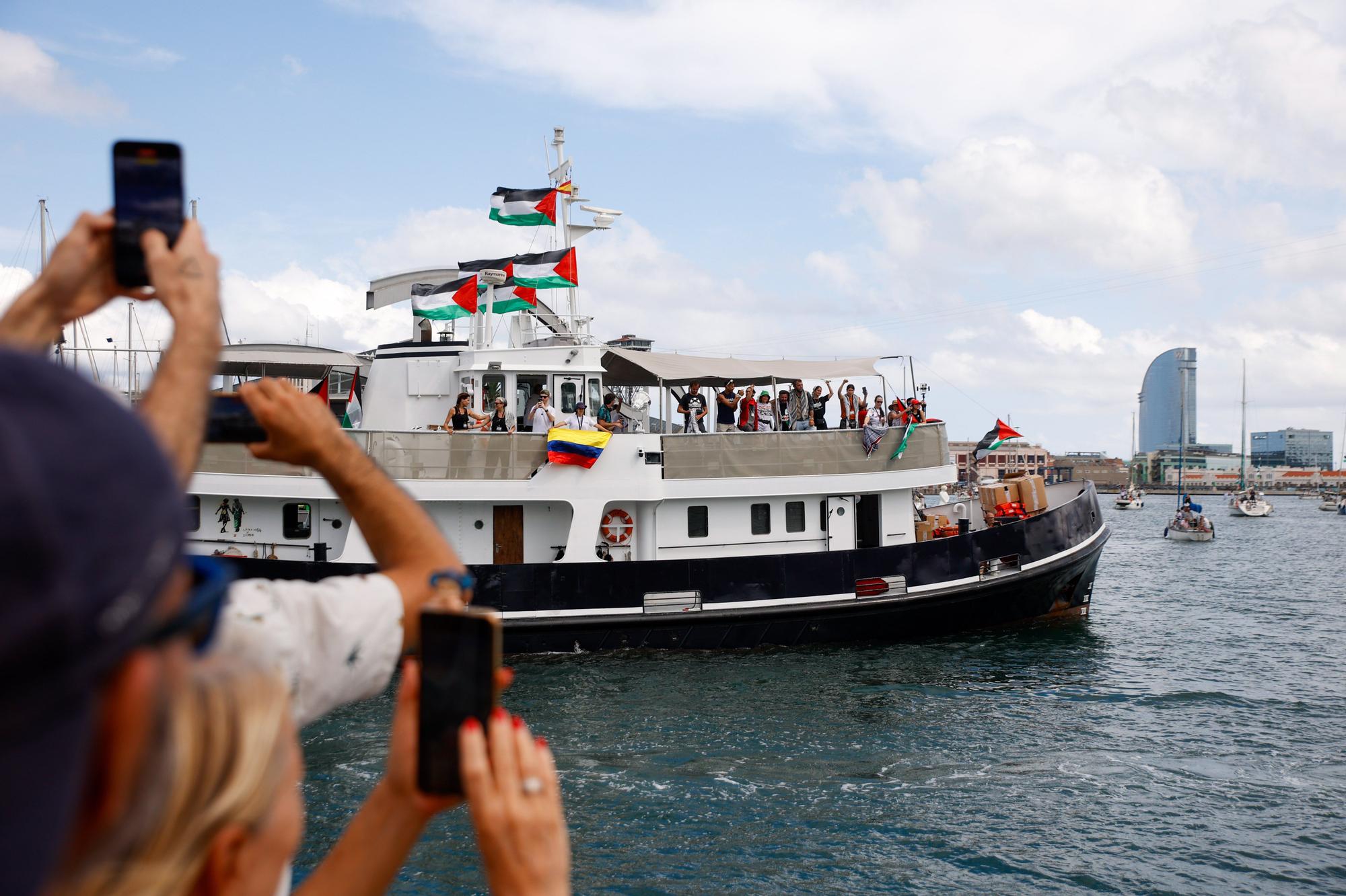 Fotos: La flotilla Global Sumud zarpa rumbo a Gaza