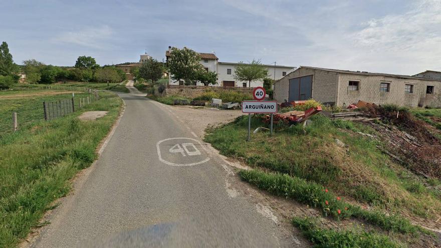 Tres personas heridas tras chocar un coche contra un muro en Guesálaz antes del amanecer