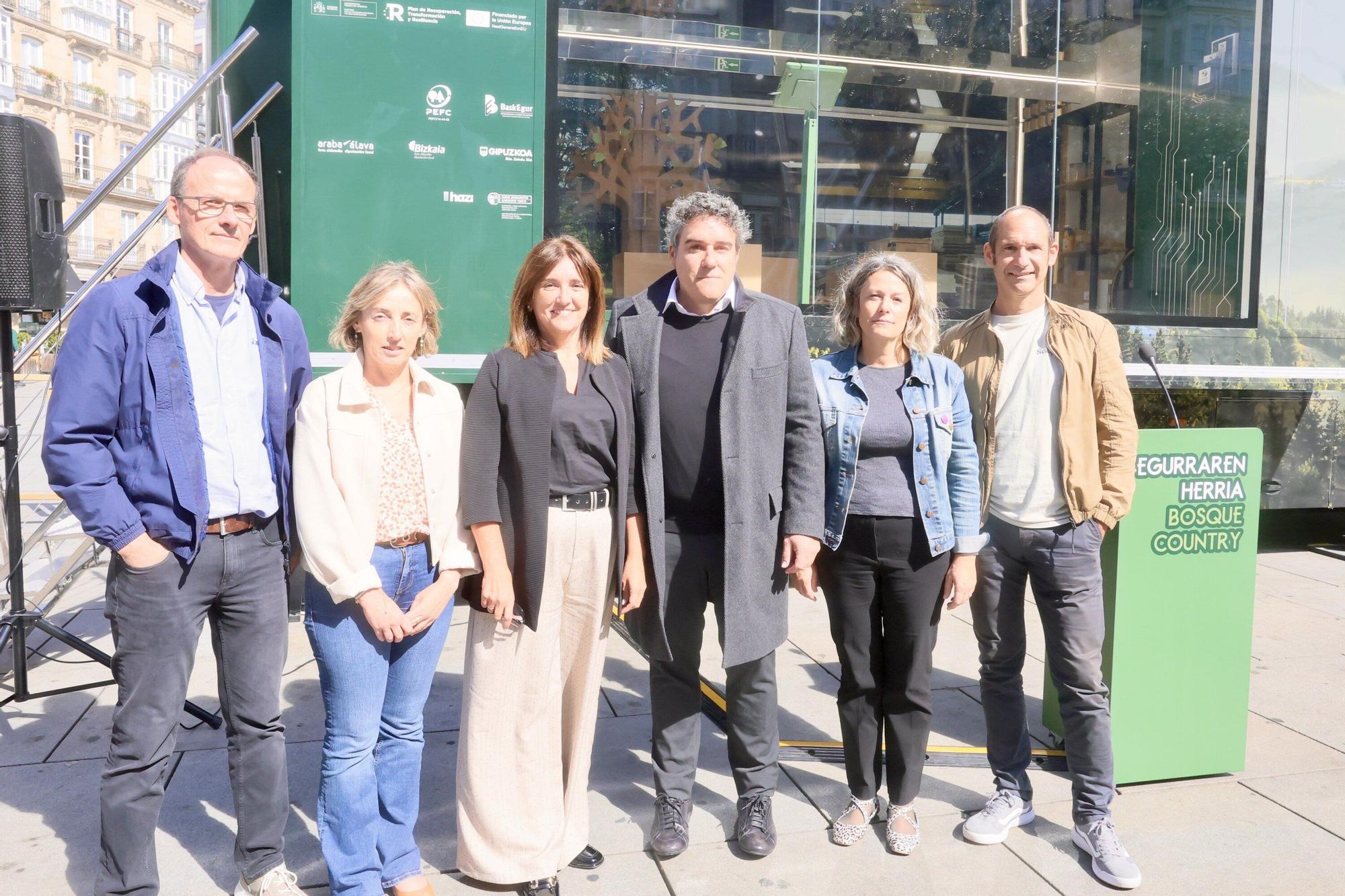 El camión de 'Egurraren Herria. Bosque Country' arranca en Vitoria