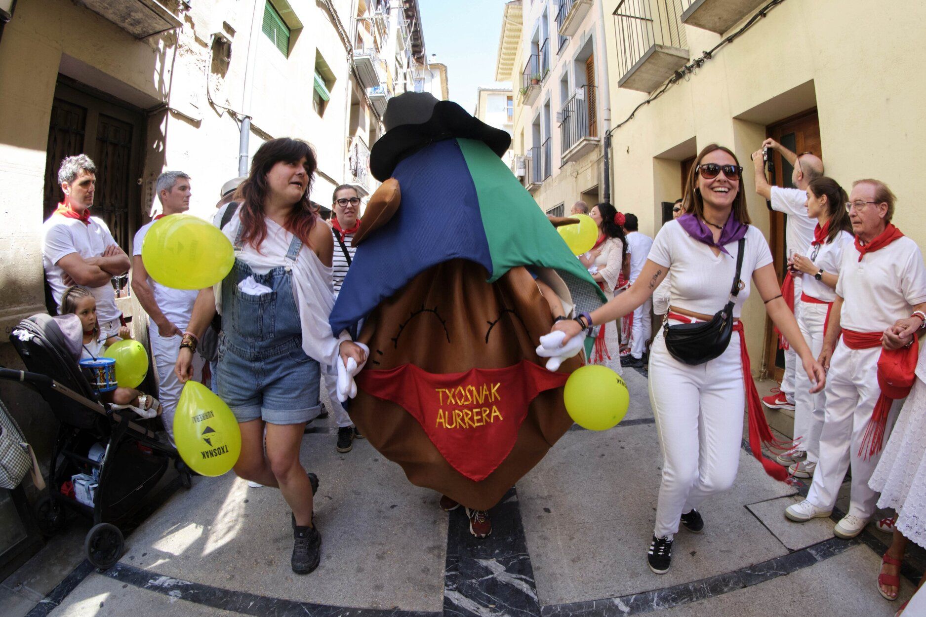 Fotos de la Bajadica del Puy de mujeres