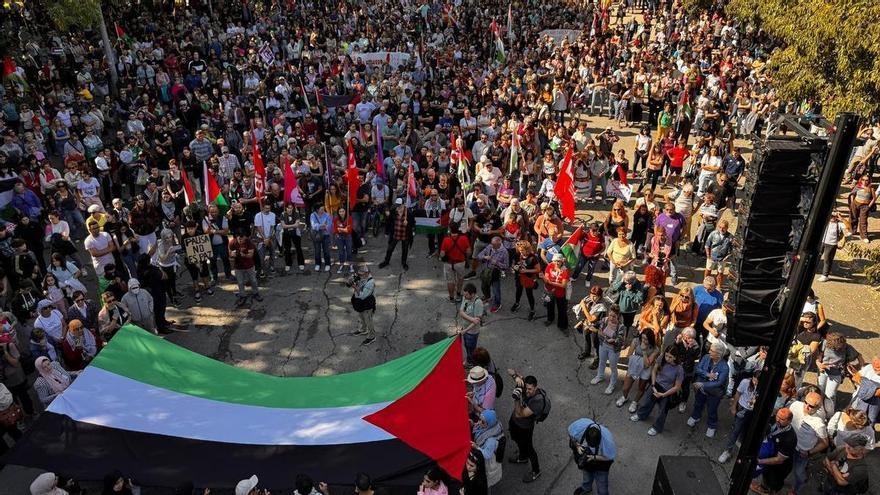 Huelga y paros en Navarra | Miles de personas protestan en solidaridad con Palestina