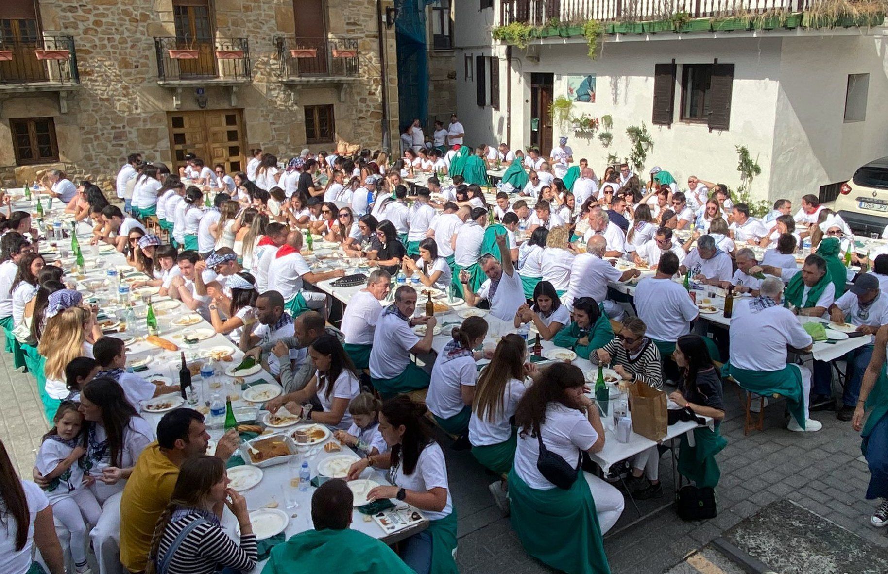 La fiesta continúa en Altsasu tras una explosión festiva intensa y una noche muy larga
