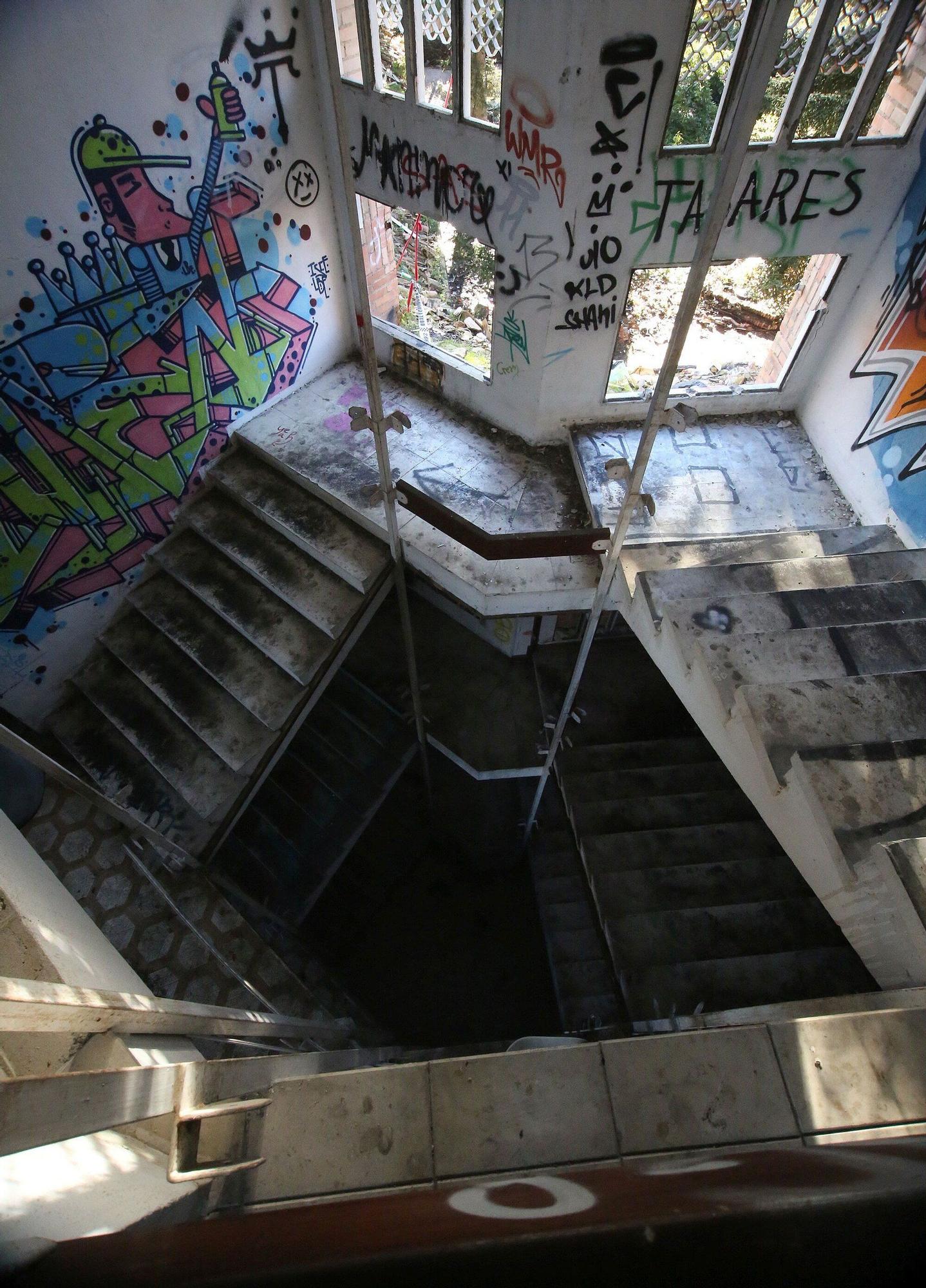 Fotos del antiguo convento de las Agustinas en Aranzadi, en ruinas, donde malviven decenas de personas