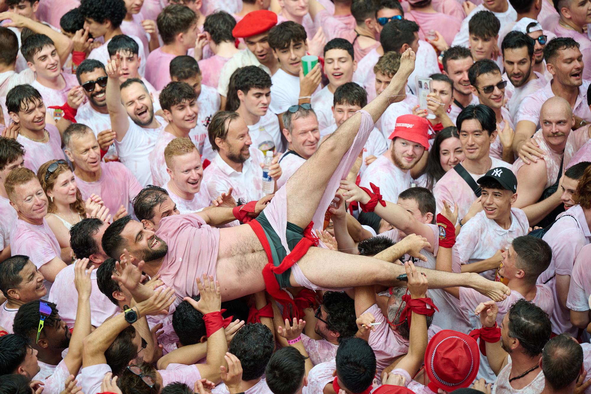 Fotos del  Chupinazo de San Fermín 2025 en Pamplona: ¡La fiesta más internacional se enciende con un grito solidario por Palestina!