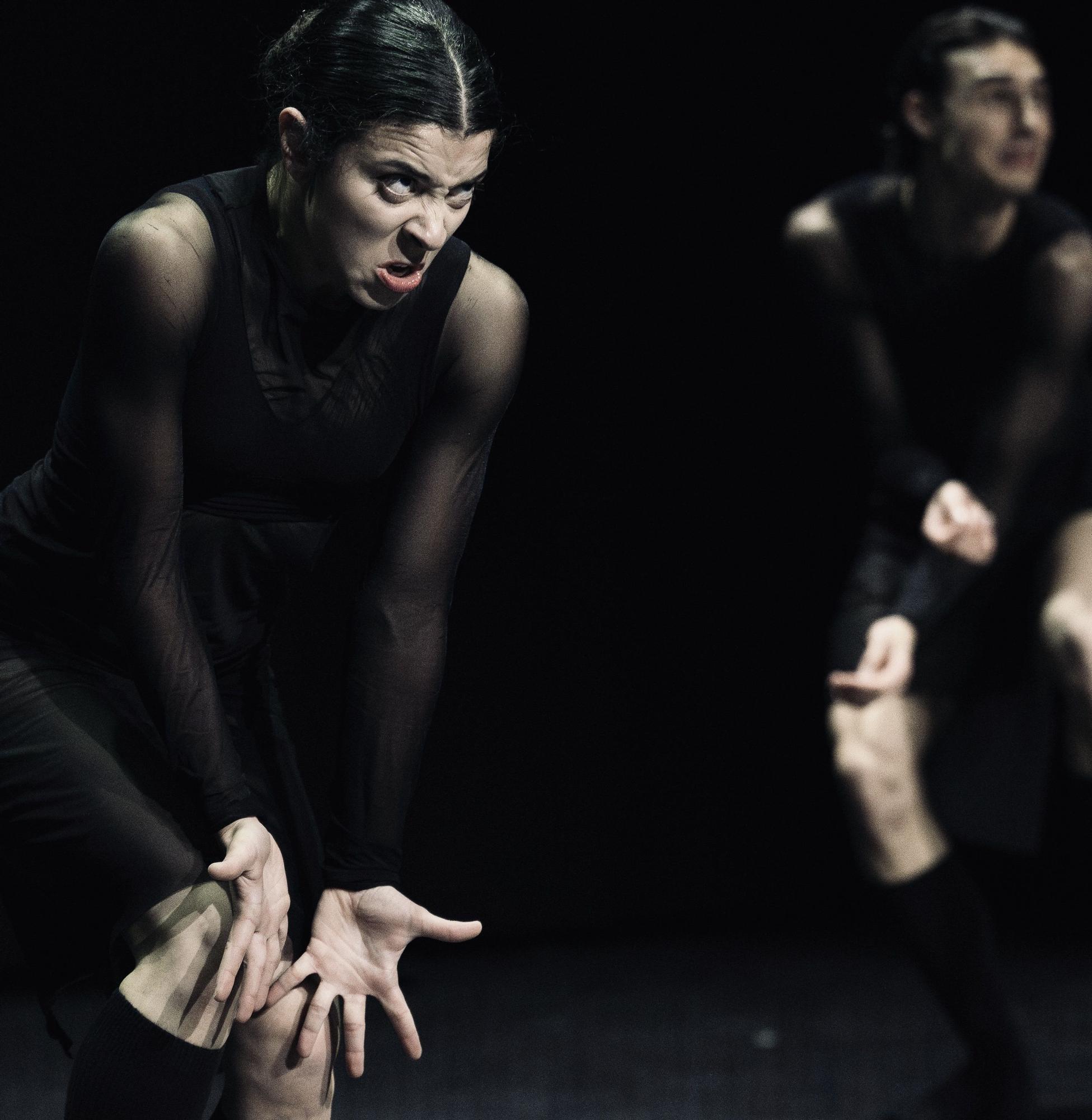 ‘Tales to disturb’, dúo creado por Laura Daelemans (Bélgica), forma parte del programa del sábado 16.