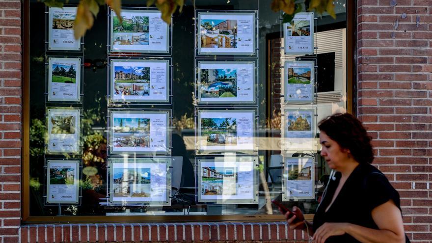 La compraventa de viviendas rompe con 13 meses consecutivos de alzas tras caer un 3,4% en agosto